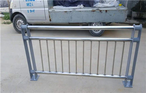 内蒙古不锈钢复合管栏杆销售